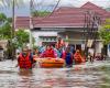 At least 480 dead as floods and landslides wreak havoc across South-east Asia