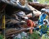 Japan earthquake death toll feared to hit 23 as rescuers comb shattered mall