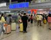 Typhoon Dolphin bears down on China, cancelling more than 1,000 flights