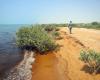 Oil slick threatens Iran’s coast as Hormuz shipping crisis deepens